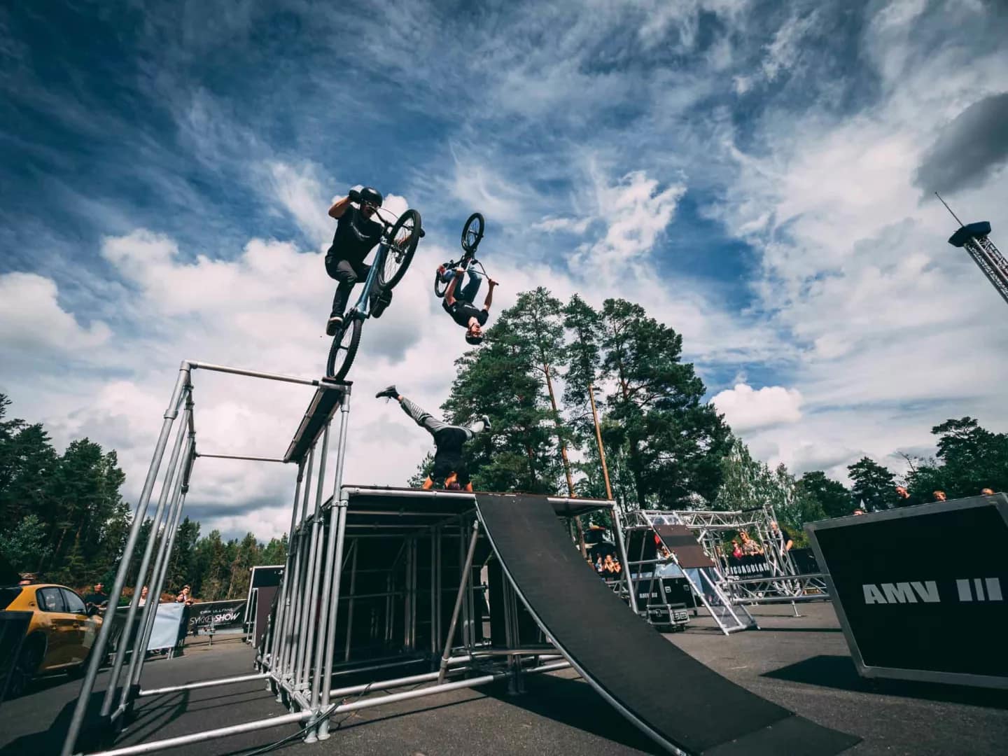 Historien til MOOW: Show på Tusenfryd