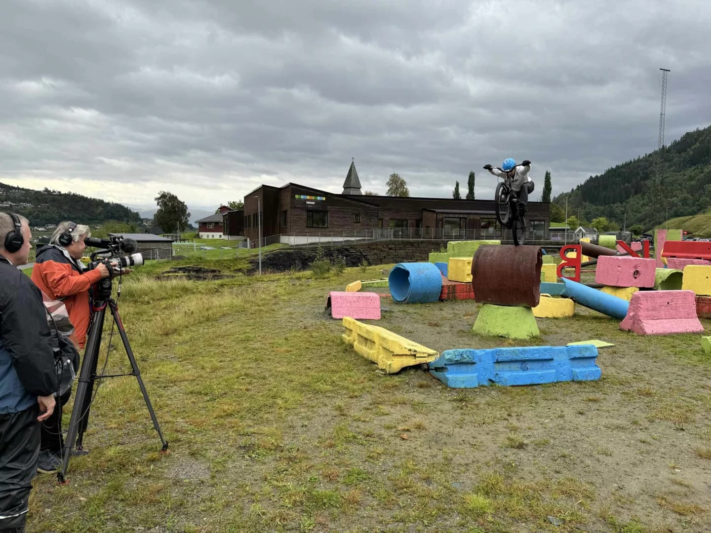 Eirik fremfor kameraet