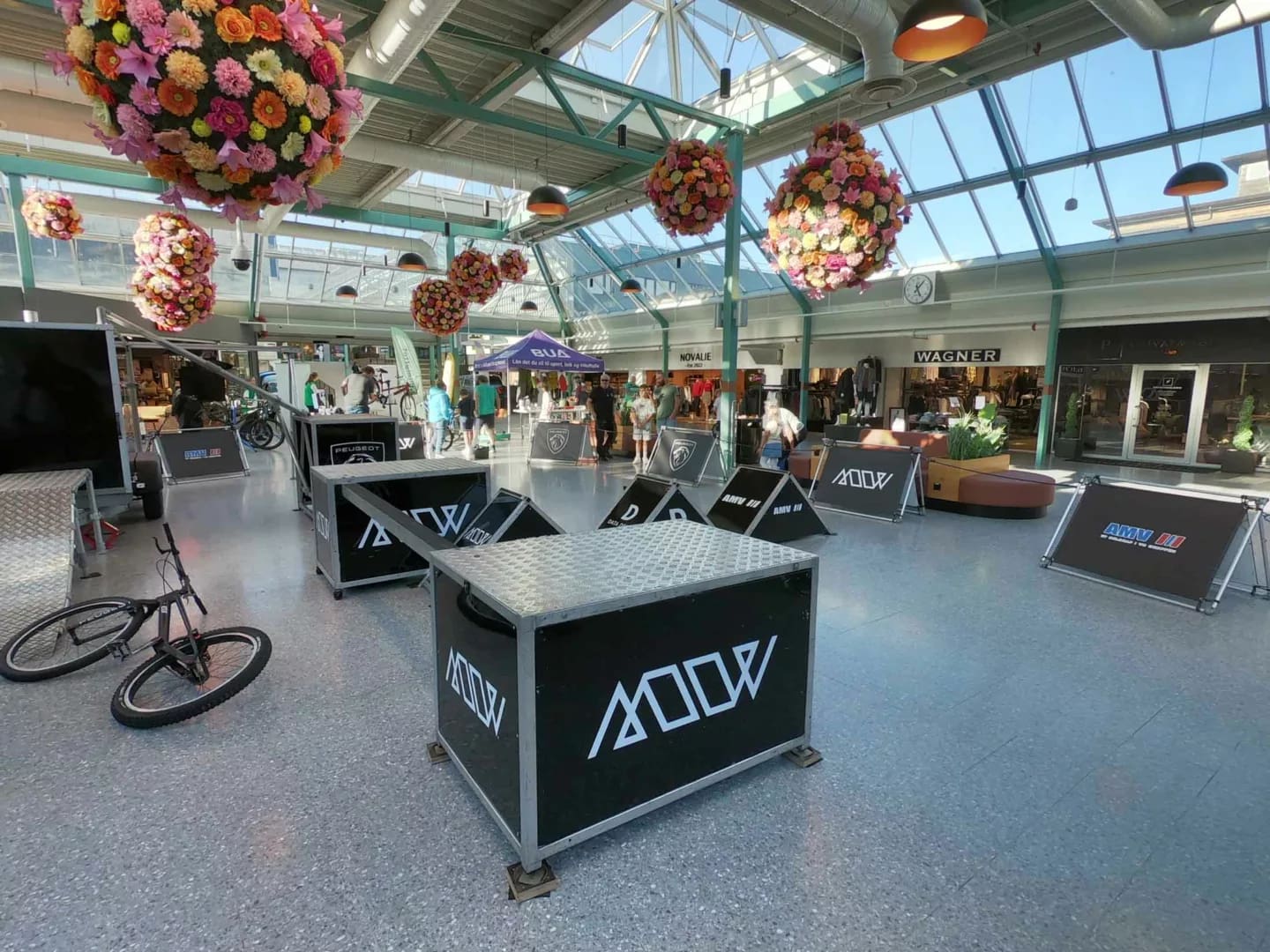 Show på kjøpesenter med Standardriggen.