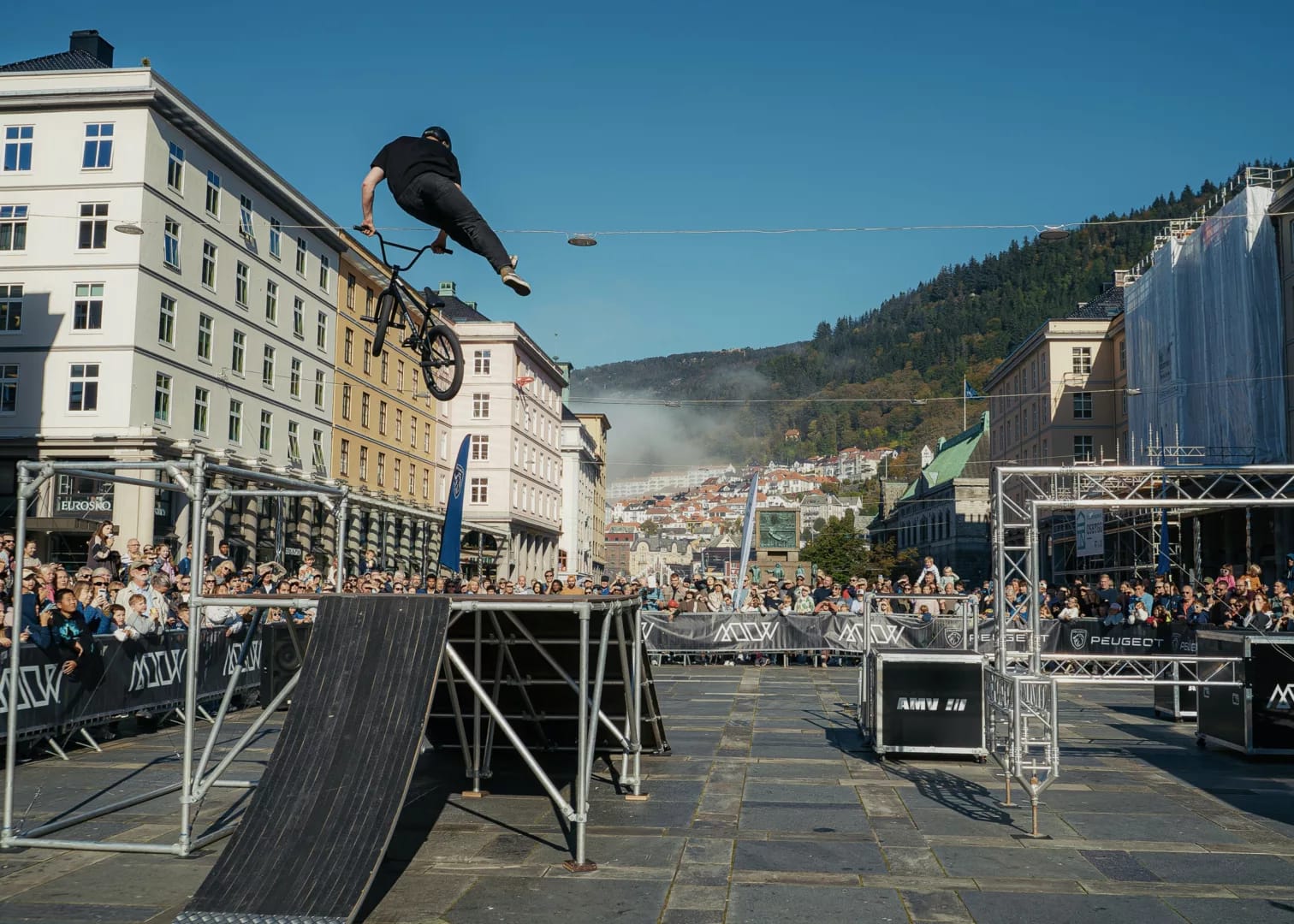 Erik Testdal med no foot cancan