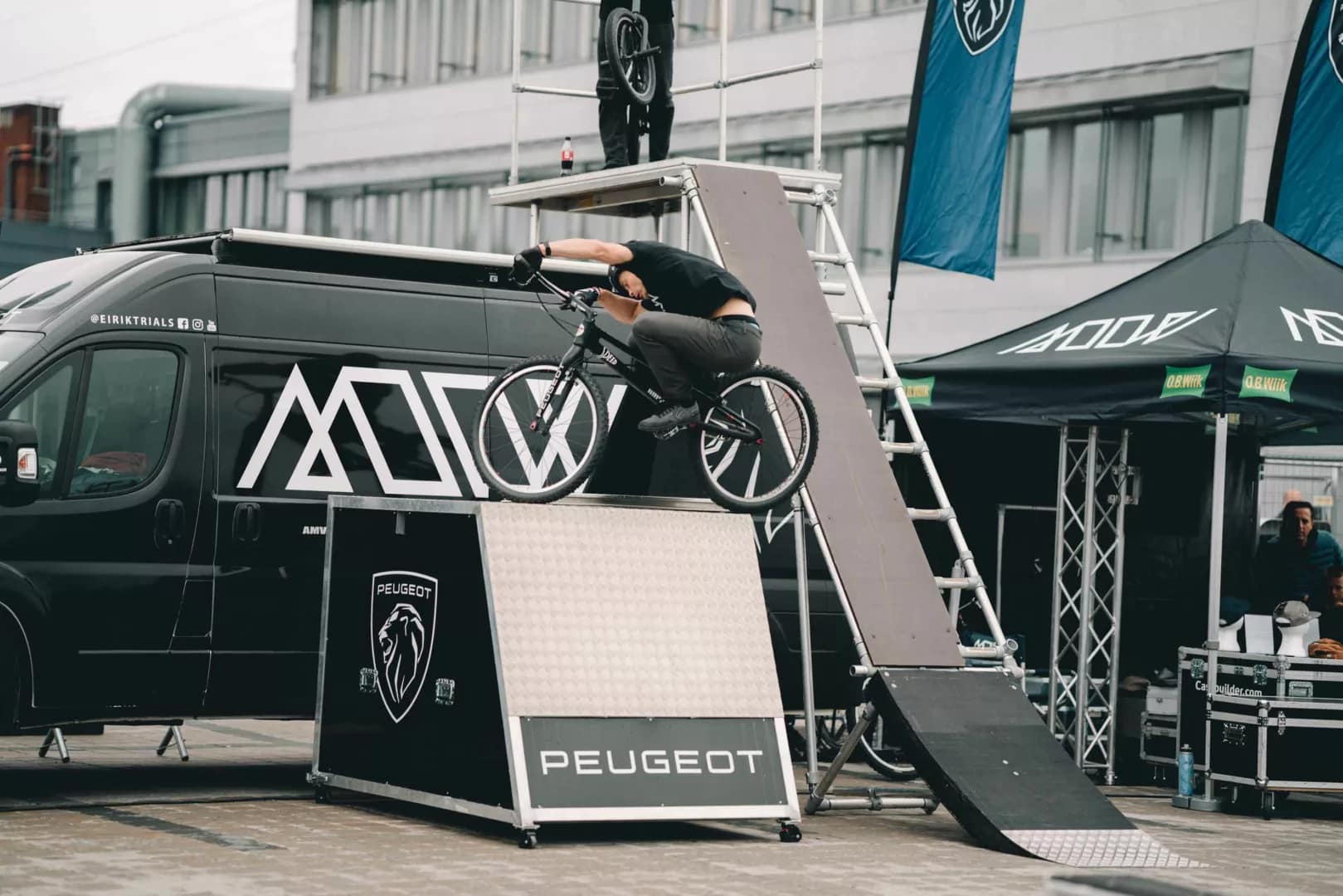 Eirik Ulltang med et høyt hopp