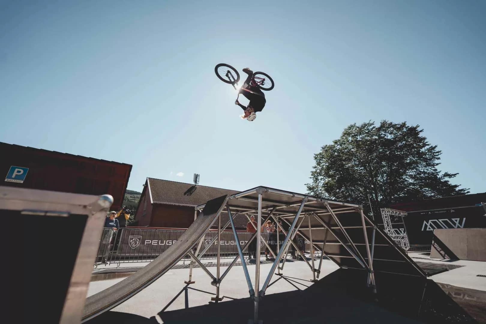Adrian Tell - backflip