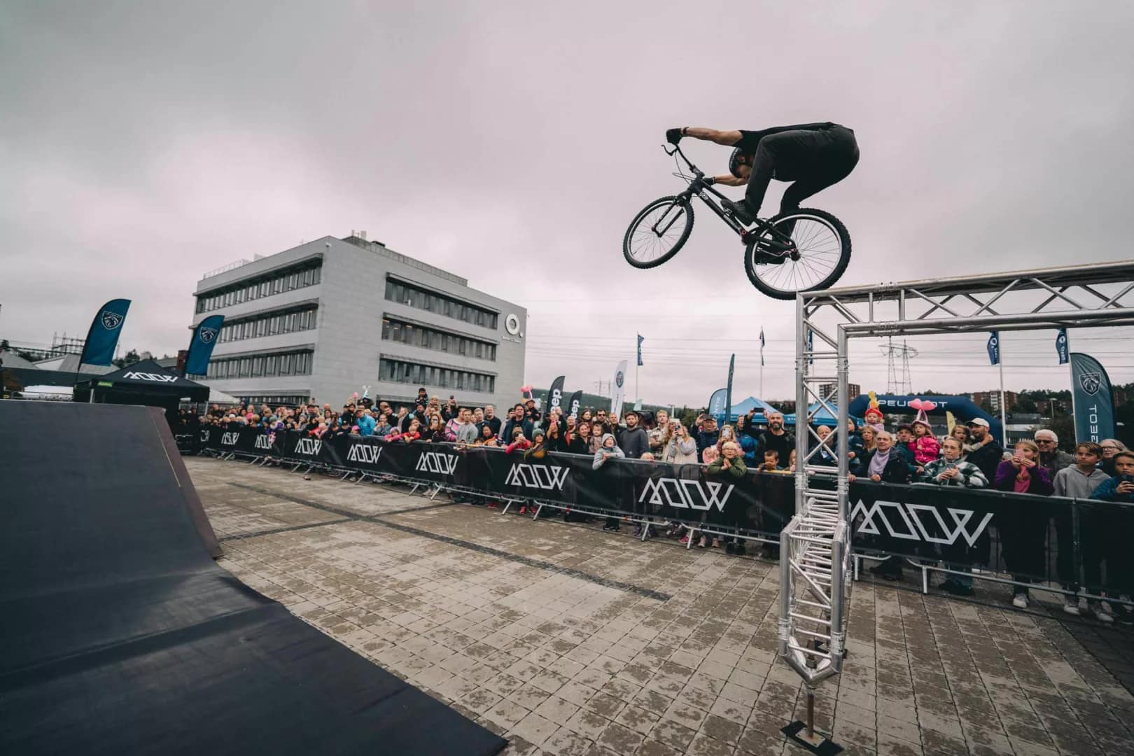 Eirik Ulltang dropper fremfor publikum