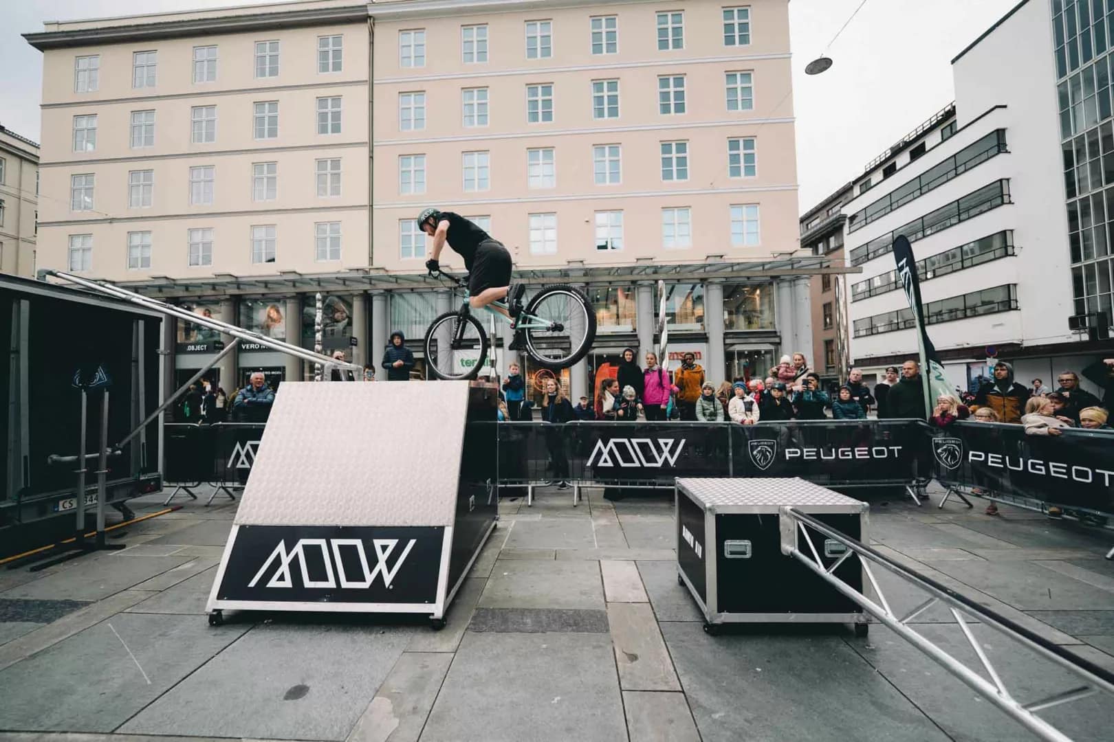 Erik Solbakken gapper til framhjul