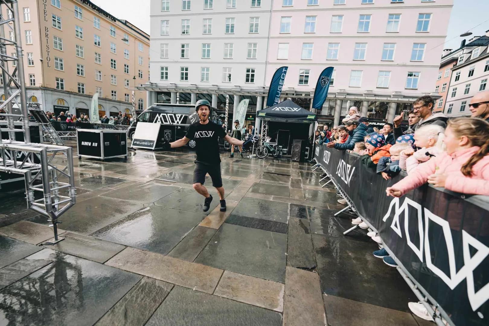 Erik Solbakken hyper opp publikum