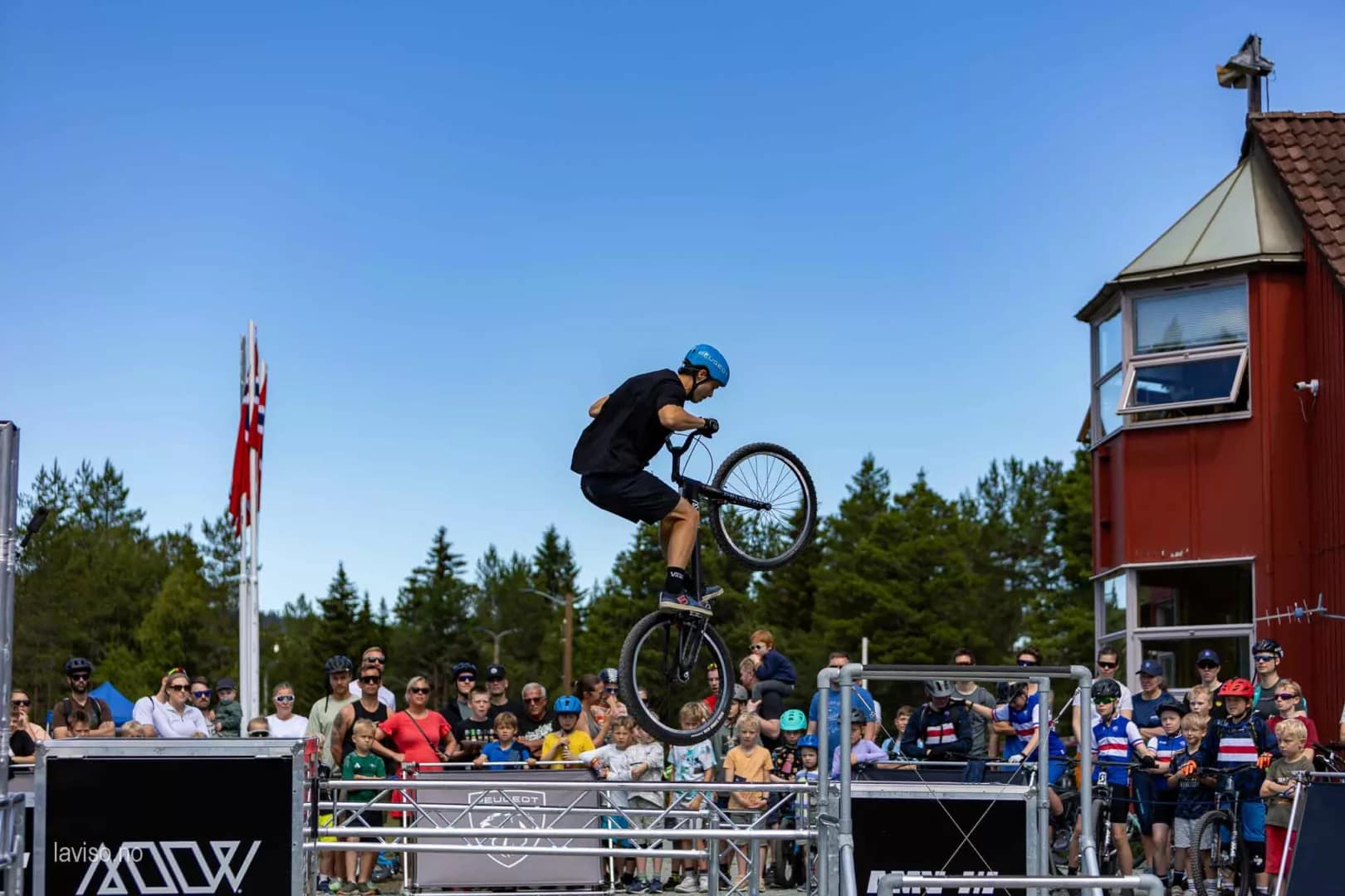 Show i Trondheim fremfor hundrevis av tilskuere