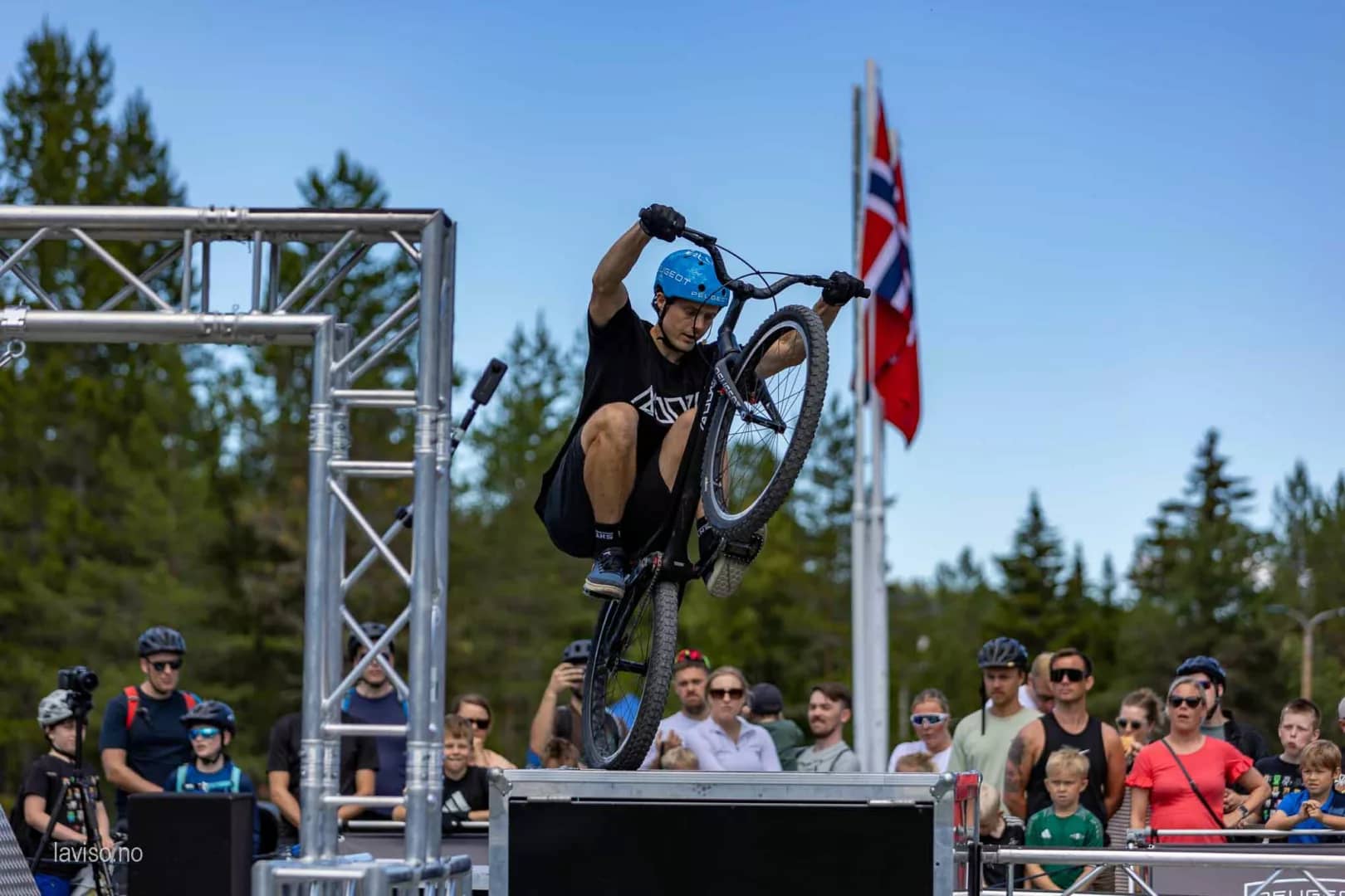 Eirik på bakhjulet